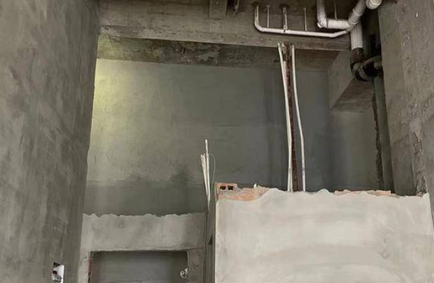 公寓楼3层整层施工引担忧 业主：不确定砸的是不是承重墙