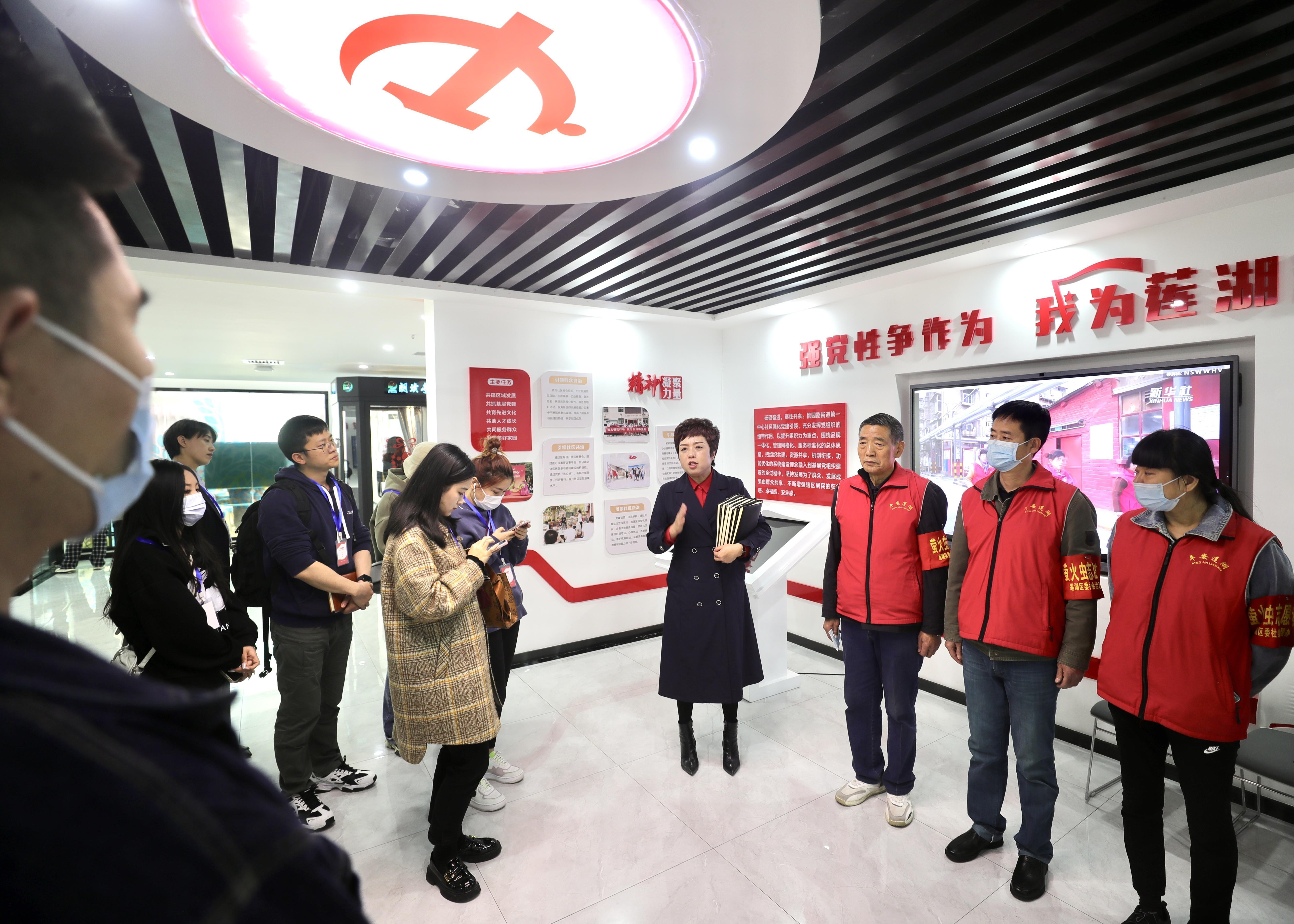 华商头条|他们，是社区里的萤火虫