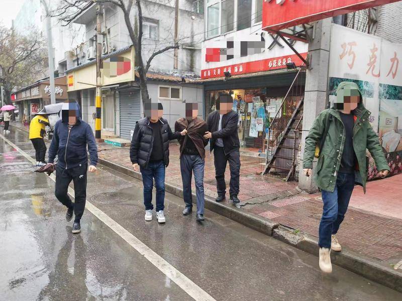 警方20年不懈追凶 抢劫杀人案终告破