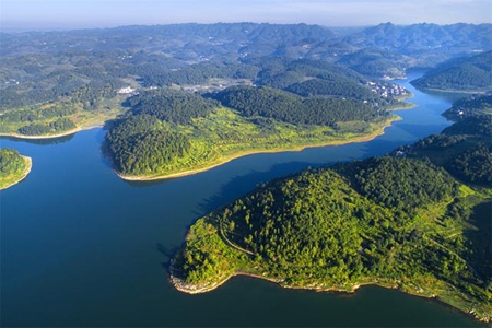 华商头条|山更青，水更绿，发展永续