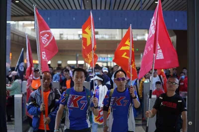 2023年“杨凌马拉松专列”正式开行 国铁西安局开行专列为杨凌马拉松赛事做好运力保障
