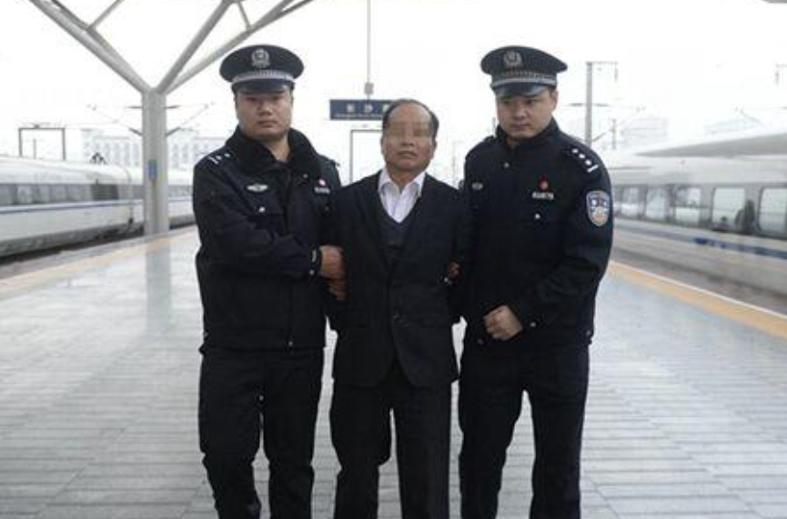 长沙男子杀害两人后逃亡20年被抓：认罪后又翻供 3次被判死刑