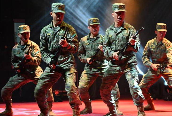 五四：“青春热情如火、军校战歌嘹亮”