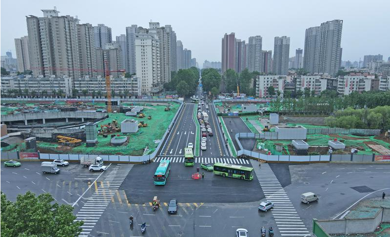 西安幸福林带咸宁路口通车 附近居民：出行更方便了