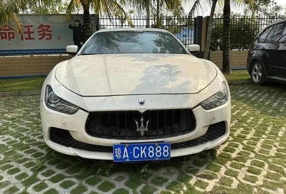 华商头条|海南公安集中拍卖涉案资产：豪车主人堪称“翻版高启强”