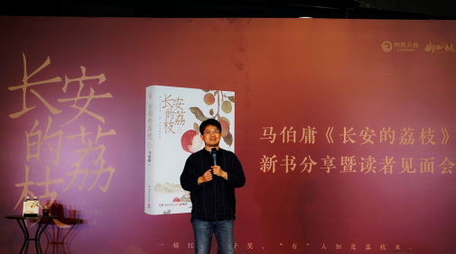 华商头条|西安市新华书店开展“辉煌七十年 书香满长安”全民读书活动