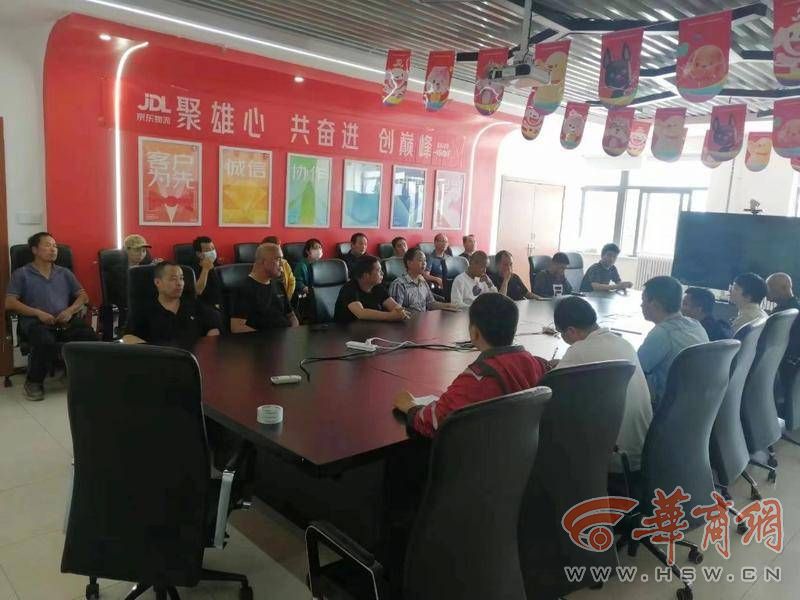 “看到招人信息我就来了，离我家就几步路”国际港务区“点对点”送工入企