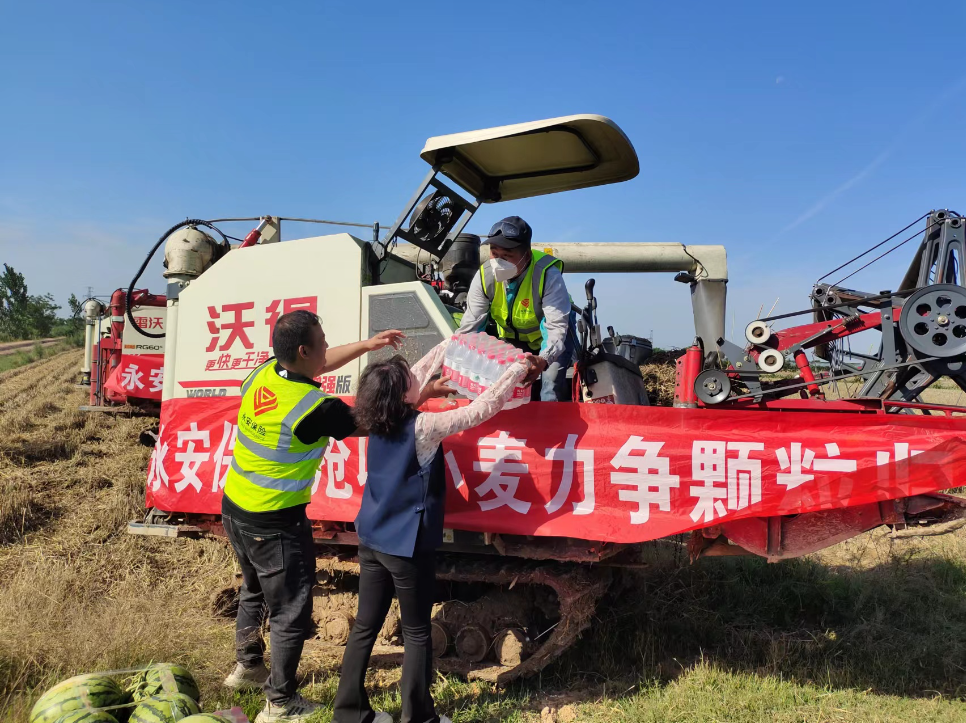 永安保险陕西分公司全力以赴助力陕西小麦抢收