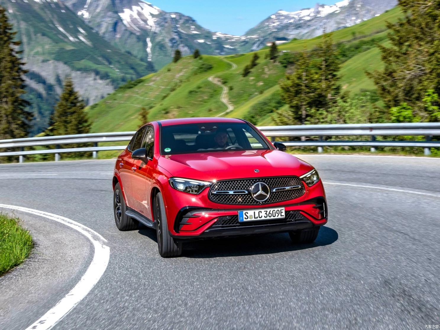 奔驰(进口) 奔驰GLC轿跑新能源 2023款 GLC 400e 轿跑SUV