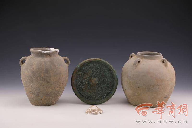 唐代宫人墓M11器物组合.jpg
