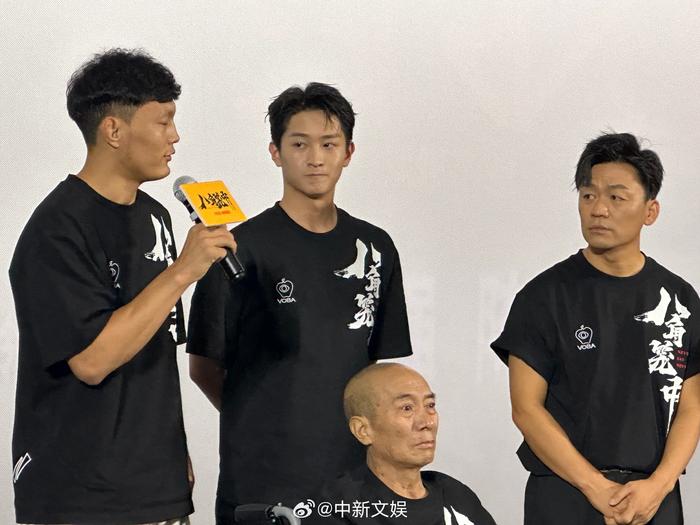 费来源:中新文娱5日,@王宝强 最新电影《八角笼中》成都站路演举行