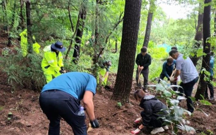 华商头条|女子勒死儿女藏尸冰箱多年 “冰箱死婴”震惊韩国
