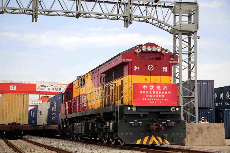全国首趟中欧班列境内外全程时刻表回程班列抵达西安