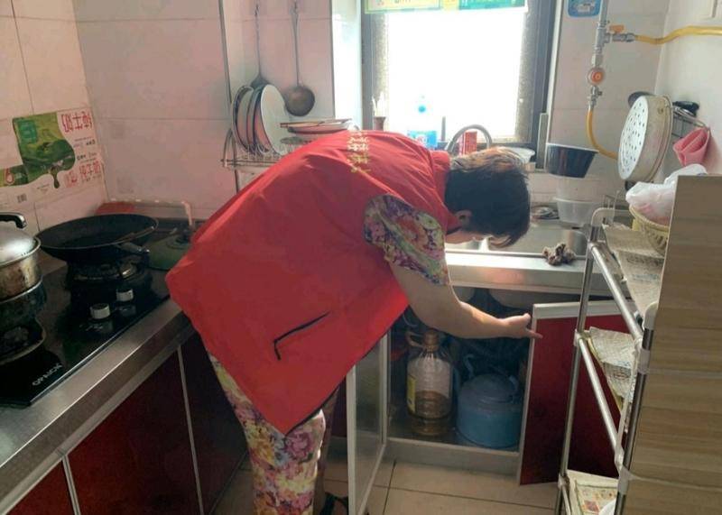 楼栋内有问题？网格长出面解决 这个社区的做法让居民很暖心