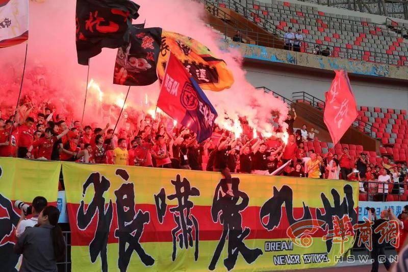 中乌足球比赛回放(中国vs乌兹别克比赛结果)  第1张