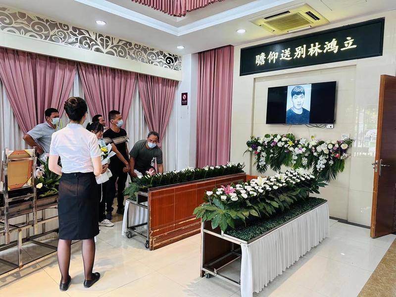 送别！15岁跳河救人少年林鸿立遗体今日火化 网友：你来过 你很乖