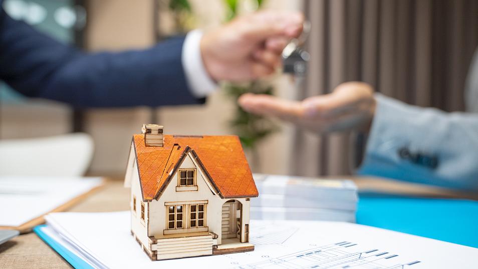 华商头条|央行报告指出 适时调整优化房地产政策