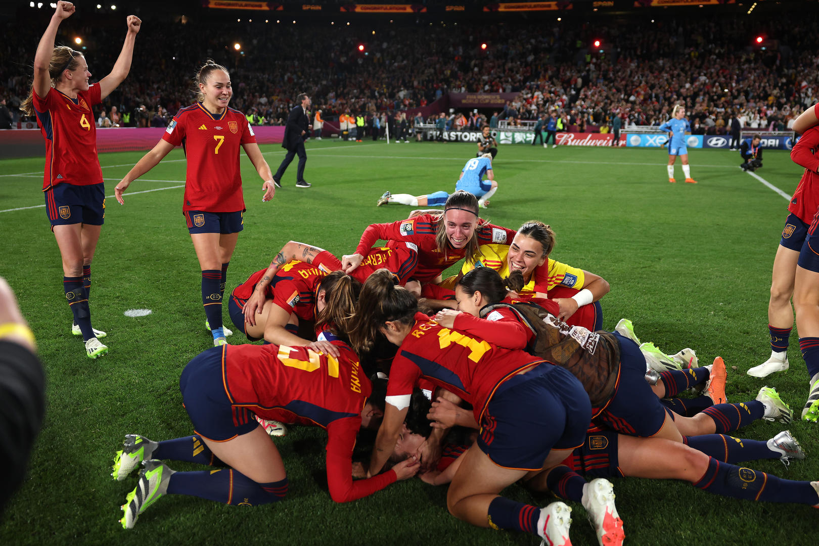 新王加冕！西班牙女足1比0战胜英格兰队 首夺女足世界杯冠军