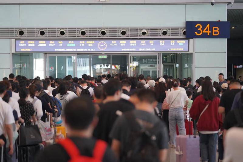 2023年铁路暑运陕西累计发送旅2752.3万人次 加开1573对列车
