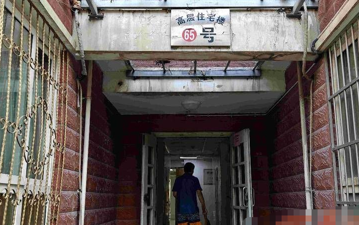 西安东仪小区同一栋楼里注册了40多家建筑公司 业主却毫不知情