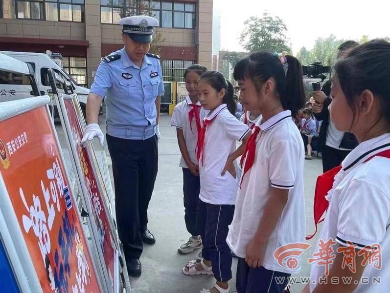 走进火箭军工程大学附小 为孩子上一堂交通安全课