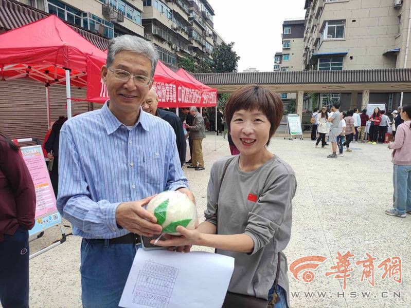JN江南“与邻为伴” 永松路社区庆“双节”的社区邻里集市热闹开集(图7)