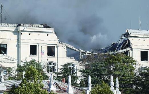 乌方称俄黑海舰队司令遇袭身亡 总部大楼被严重损毁