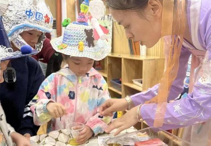 新城区电力幼儿园迎“双节”：中秋“探月” “童”享欢乐
