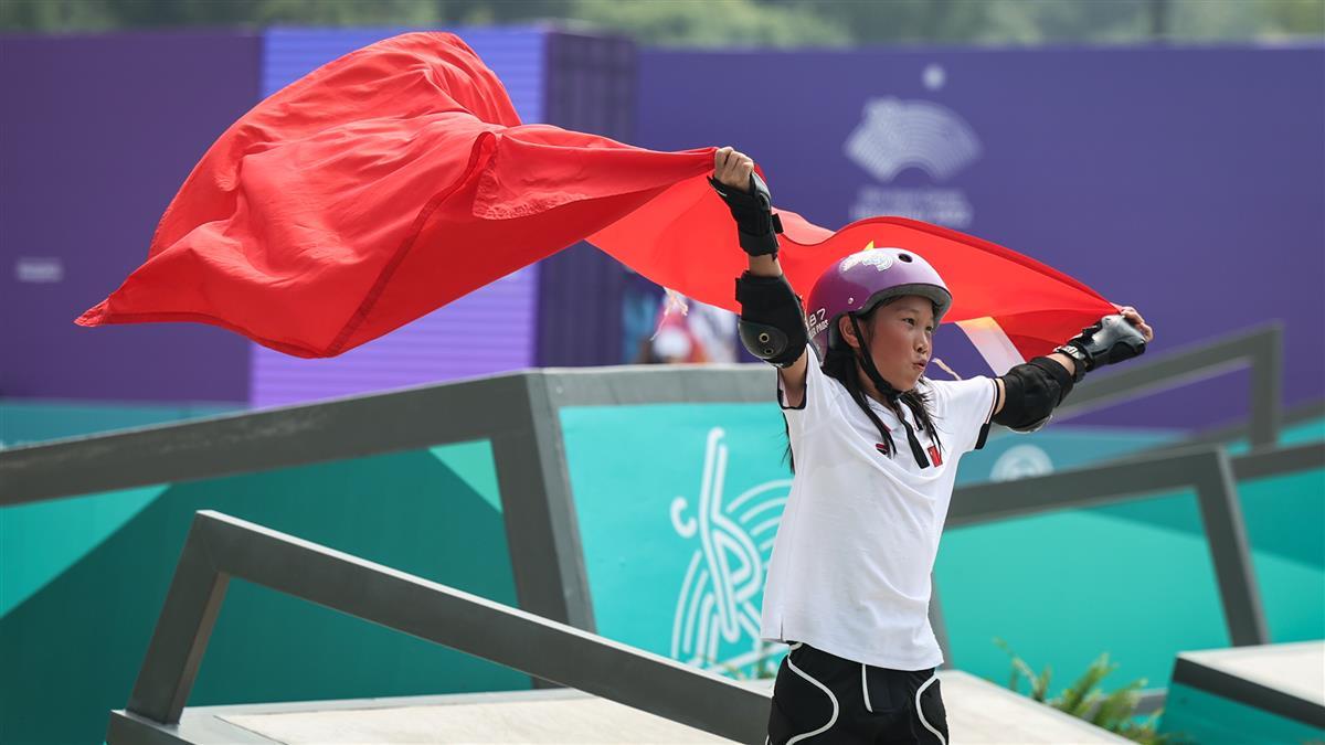 13岁的崔宸曦创造历史 成为中国最年轻的亚运会冠军