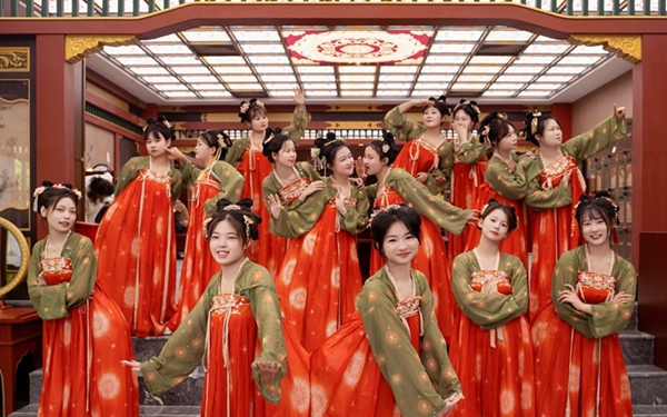 长安职业图鉴|数量全国第一！ 西安今年新增汉服相关企业上千家